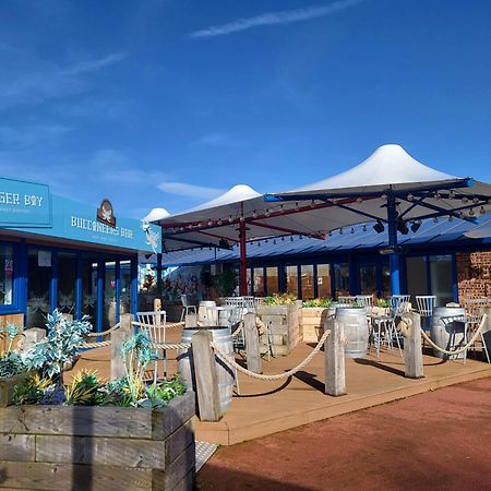 Butterfly Lane Holidays At Marine, Rhyl Exterior photo