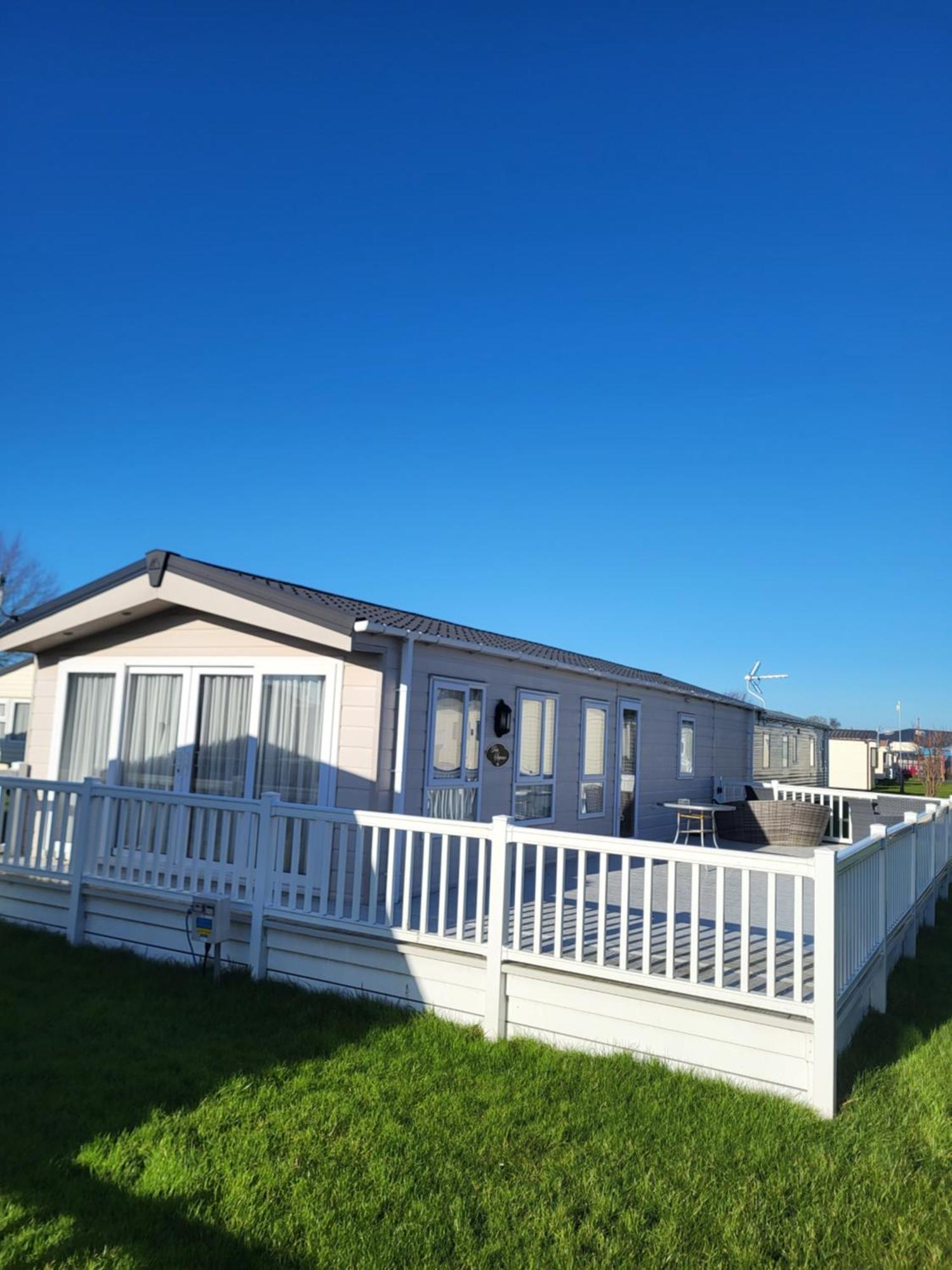 Butterfly Lane Holidays At Marine, Rhyl Exterior photo