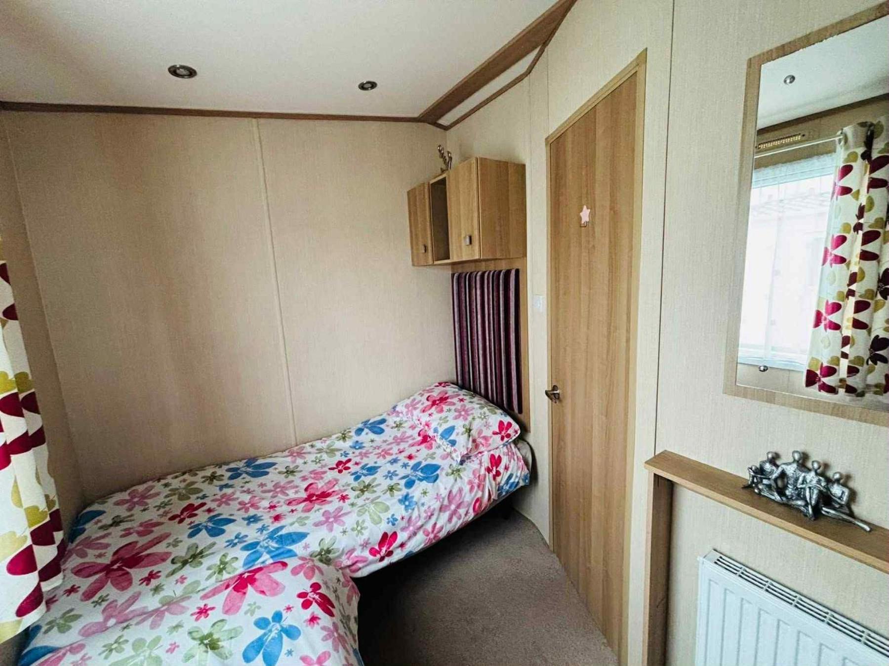 Butterfly Lane Holidays At Marine, Rhyl Room photo